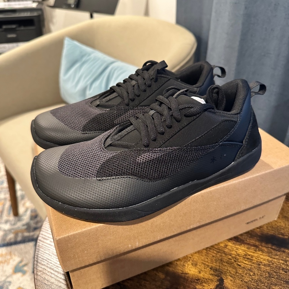 Uncivilized Sneaker Model 2.0 Triple Black 6 Knees Over Toes